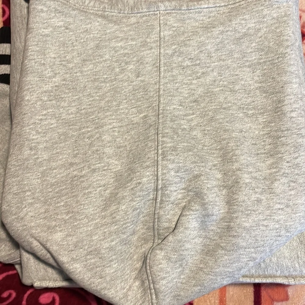 Champion Reverse Weave Hoodie Size Small Cozy & Durable